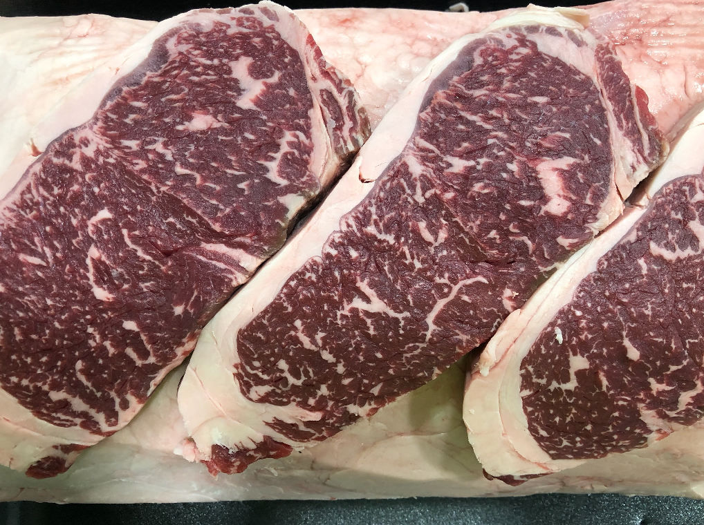 AACO MS4 Wagyu Striploin (2 x 250g pcs per pack) AACO MS4 Wagyu Striploin (2 x 250g pcs per pack)